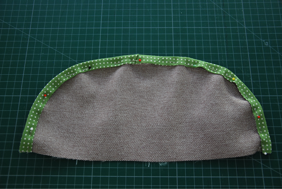 Našití šikmého proužku (15)